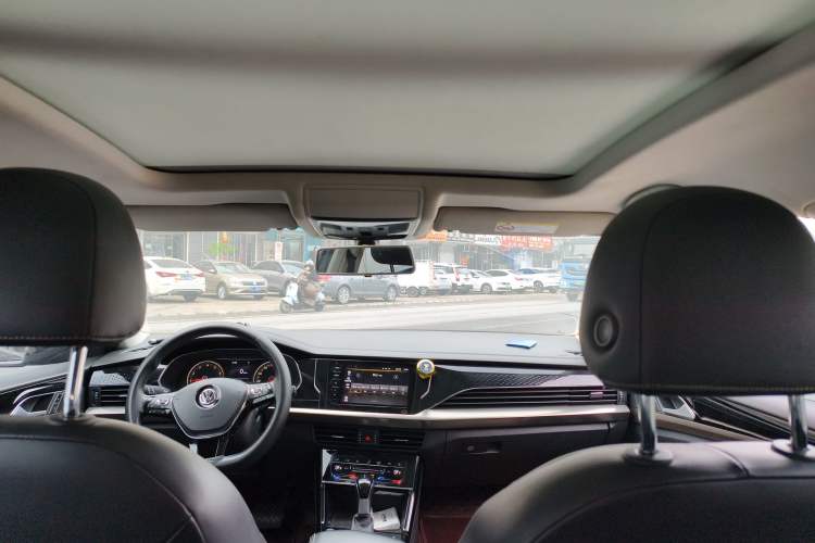 Used Volkswagen Passat 2020 330TSI Elite Edition China VI
