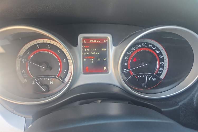 Used Dodge Journey 2013 2.4L Two-Wheel Drive Luxury Version