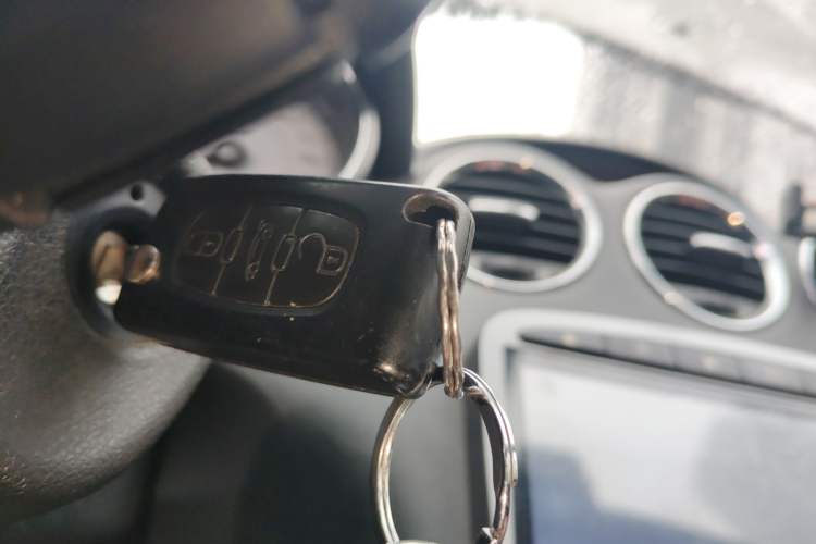 Used Peugeot 408 2011 2.0L Manual Luxury Edition