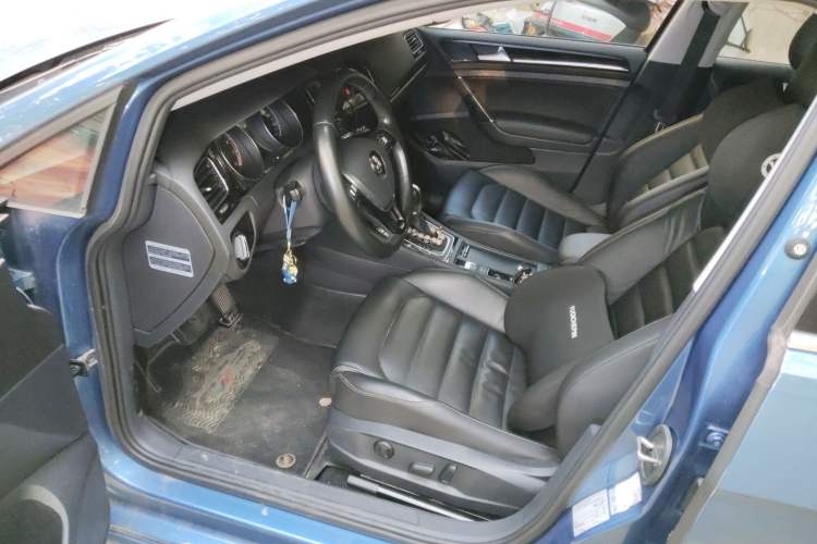 Used Volkswagen Golf 2014 1.4TSI Luxury Travel Edition Driver Seat