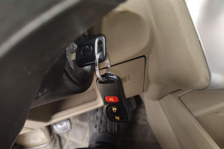 Used Venucia R50 2013 1.6L Manual Luxury Edition
