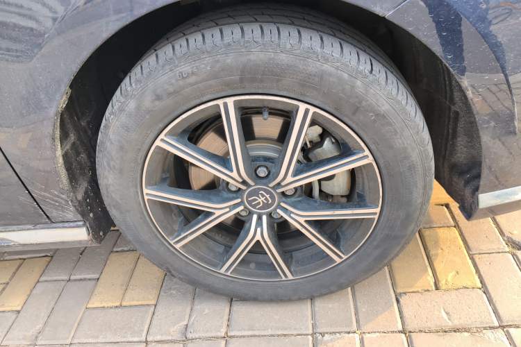 Used BYD Song MAX New Energy 2022 DM-i 105KM Flagship Model Right Front Wheel Hub