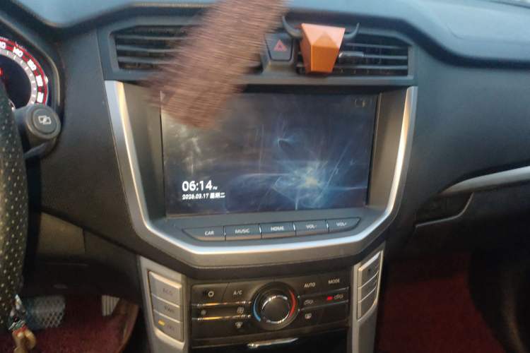 Used SAIC MAXUS T60 2017 2.0T Gasoline Automatic 4x4 High-Ride Elite Standard Cabin