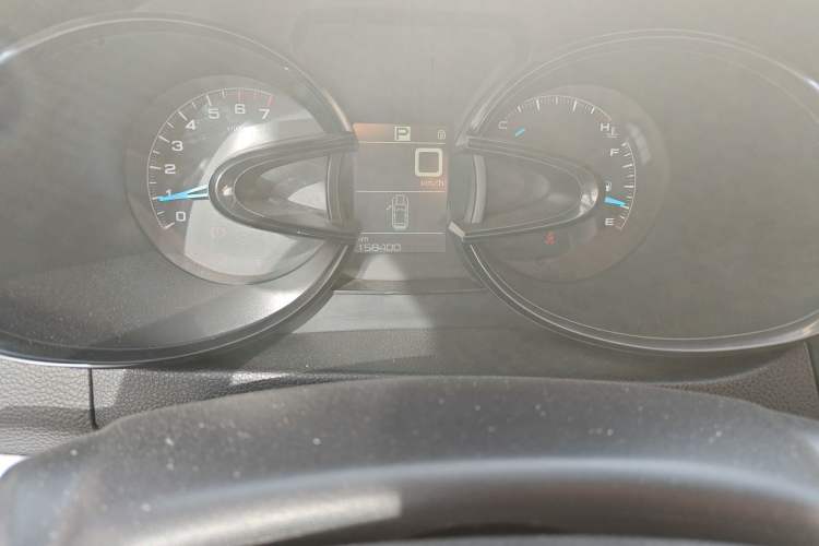 Used Dongfeng Aeolus AX7 2015 2.3L Automatic ZhiZun Version Odometer Close Up