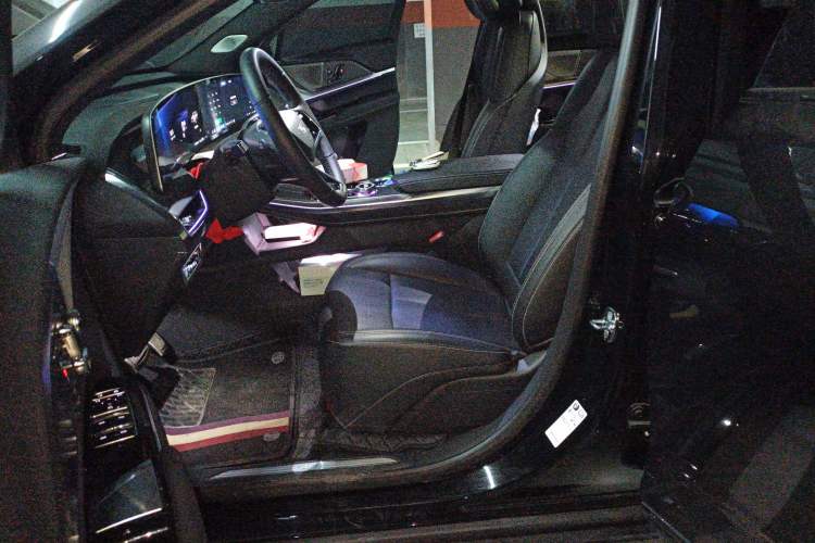 Used Cadillac XT5 2025 2.0T Prestige Version