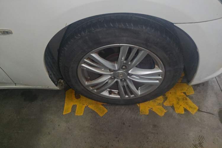 Used Infiniti G Series 2013 G25 Sedan Luxury Sport Edition Right Front Wheel Hub