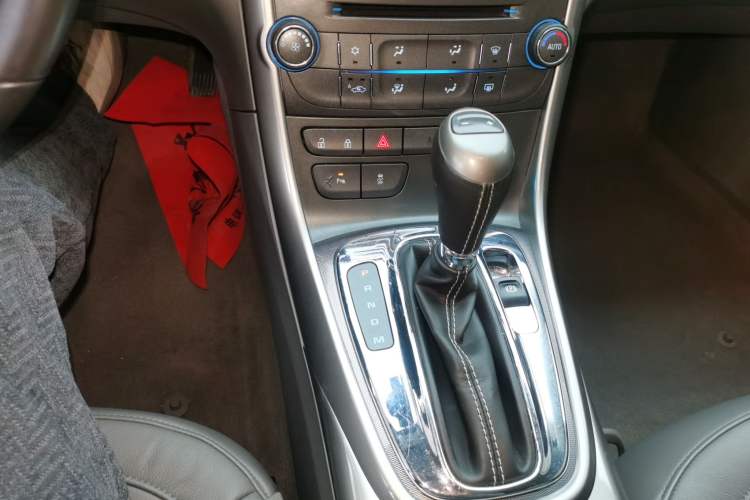 Used Chevrolet Malibu 2014 2.0L Automatic Luxury Edition Gear Lever