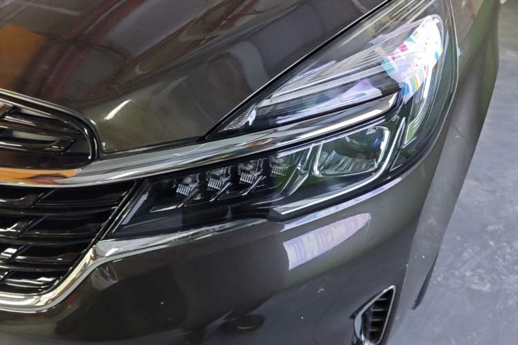 Used Buick GL8 2021 Land Cruiser Executive Class 652T Luxury Model