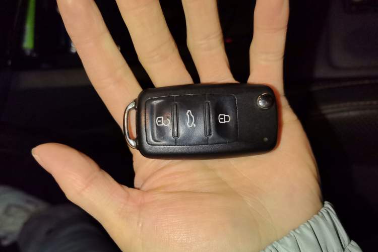 Used Volkswagen Sagitar 2015 230TSI Automatic Luxury Model
