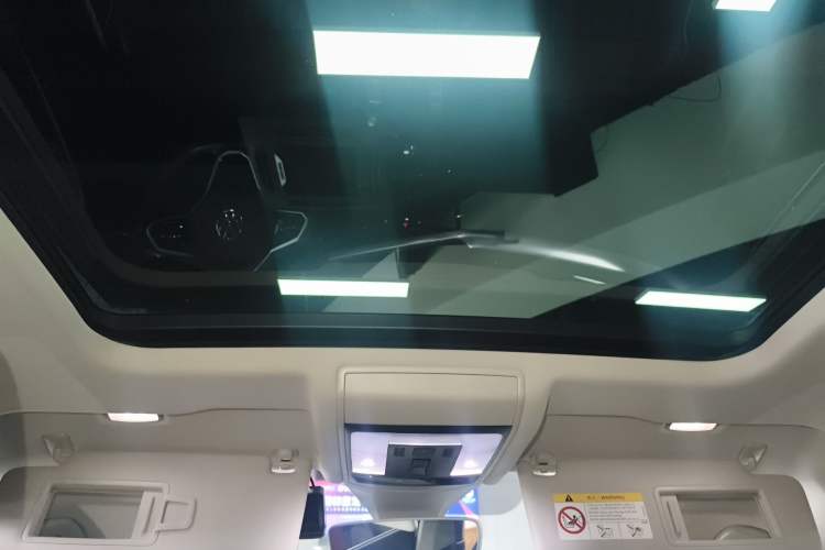 Used Volkswagen Passat 2022 330TSI Starry Luxury Edition Headliner