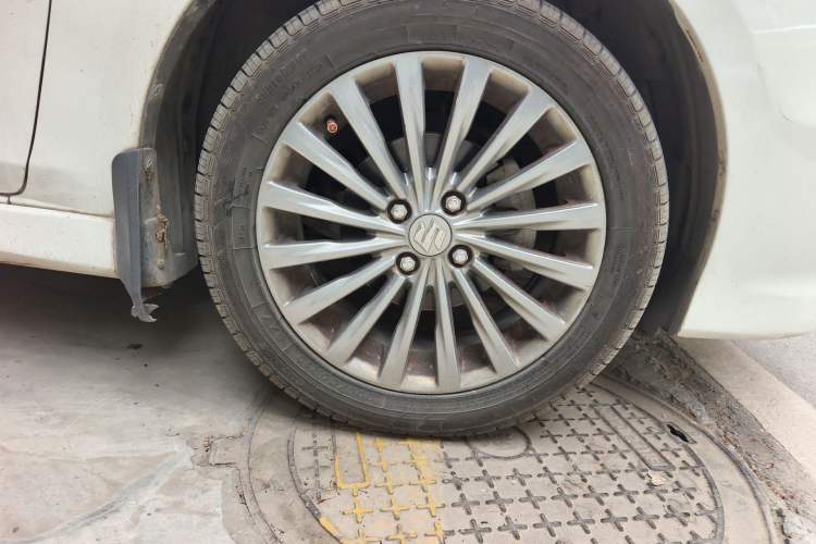 Used Suzuki Alivio 2015 1.6L Manual Enjoyment Model Right Front Wheel Hub