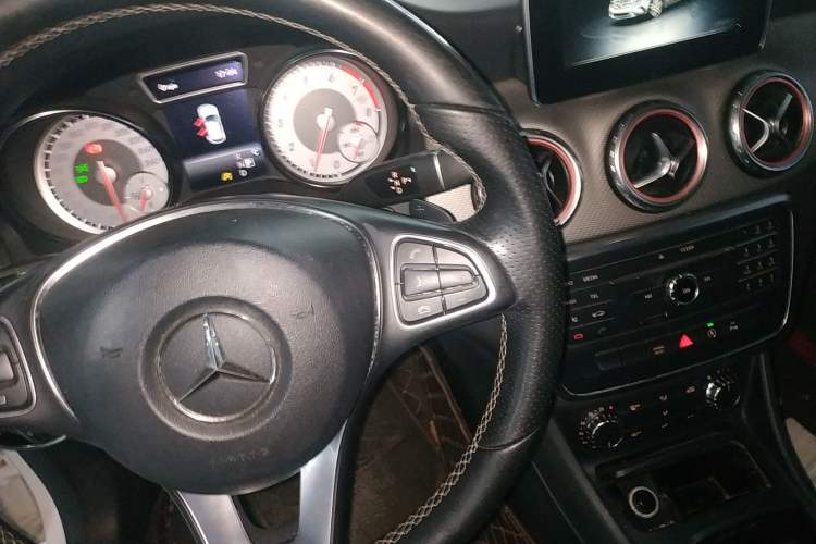 Used Mercedes-Benz GLA 2016 GLA 200 Fashion Model