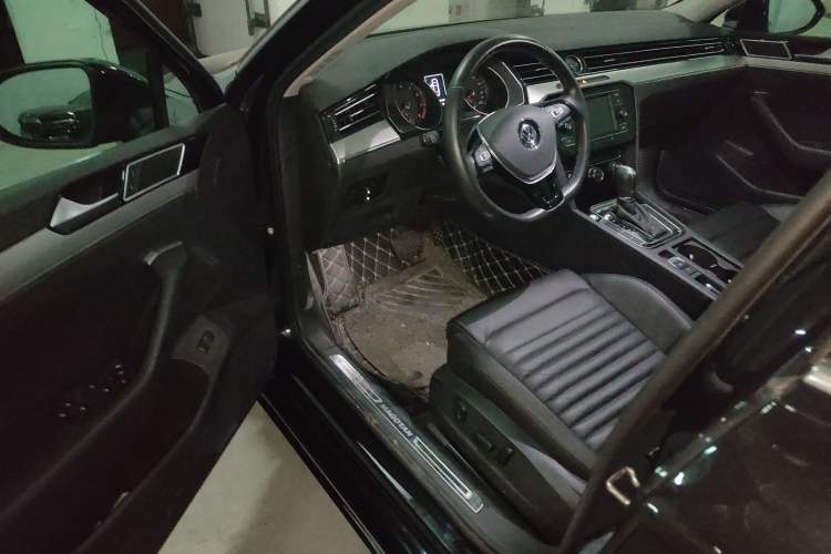 Used Volkswagen Magotan 2019 330TSI DSG Leading Model China VI Standard
