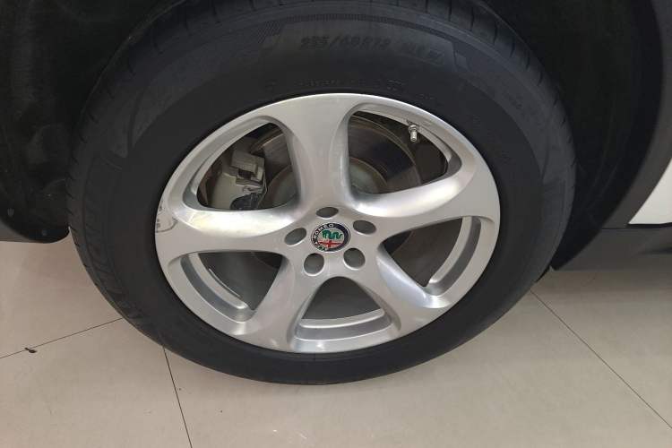 Used Alfa Romeo Stelvio 2017 2.0T 200HP Elite Edition