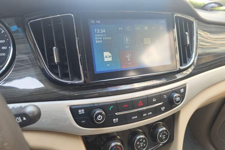 Used Baojun 730 2016 1.8L iAMT Comfort Version 7 Seats