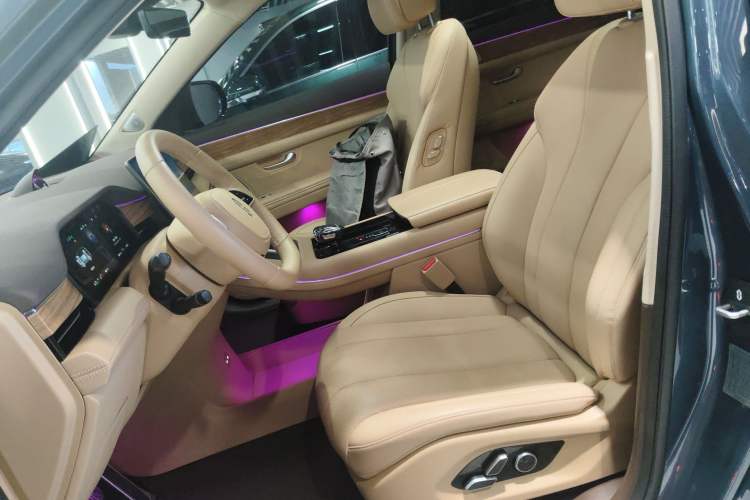 Used Hima AITO M7 2024 1.5T Intelligent Driving 4WD Ultra Version 6 Seats Left Front Seat