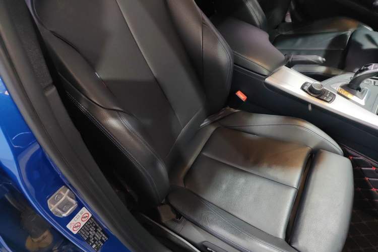 Used BMW 3 Series 2018 320i M Sport Package Right Front Seat