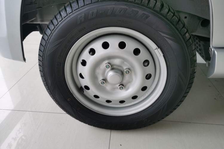 Used Wuling Zhiguang 2023 1.5L Practical Version 5/7 Seats Exterior 4