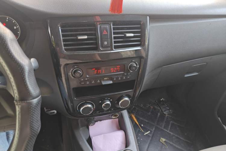 Used Wuling Rongguang V 2016 1.5L Standard Version
