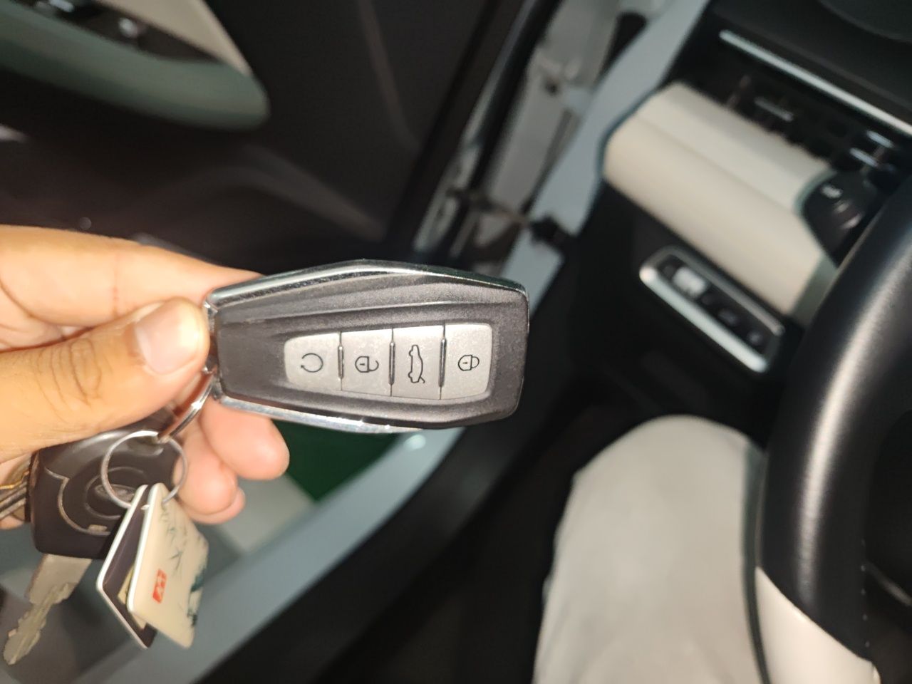 Geely Auto Emgrand L HiP 2022 1.5TD-DHT Pro 100KM Super Swift — снимка 20