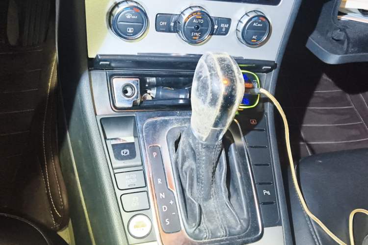 Used Volkswagen Magotan 2012 Facelift 2.0 TSI Prestige Model