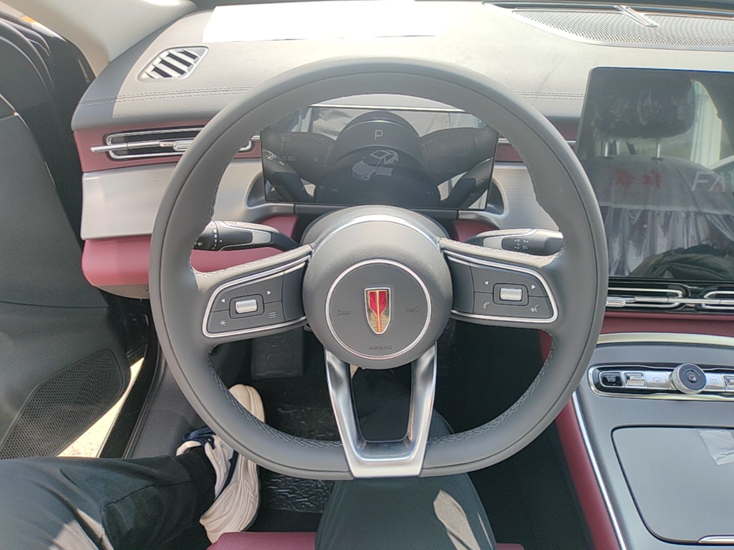 Hongqi H5 2026 Model 1.5T DCT Qi Yun Pro Edition — снимка 13