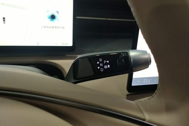 Used XPeng X9 2025 740 Ultra-Long Range Max
