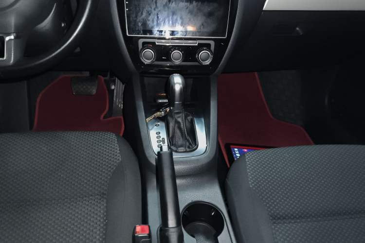 Used Volkswagen Sagitar 2014 Revised Version 1.6L Automatic Comfort Edition
