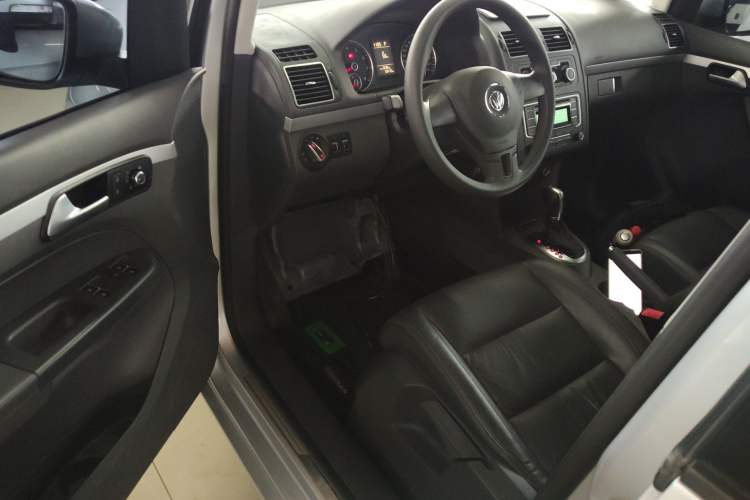 Used Volkswagen Touran 2015 1.4T DSG Comfort Edition 5 Seats Driver Seat