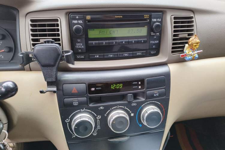 Used Toyota Corolla EX 2011 1.6L Automatic Classic Edition Audio And AC Panel