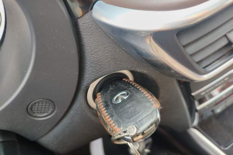 Used Infiniti QX30 2017 2.0T Four-Wheel Drive Sport Edition