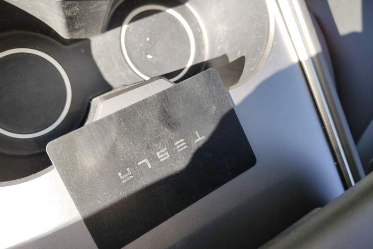 Used Tesla Model Y 2022 Long-Range All-Wheel-Drive Version