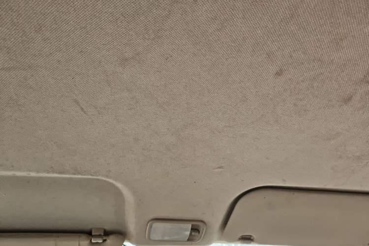 Used Wuling Rongguang V 2018 1.5L Practical Version Headliner