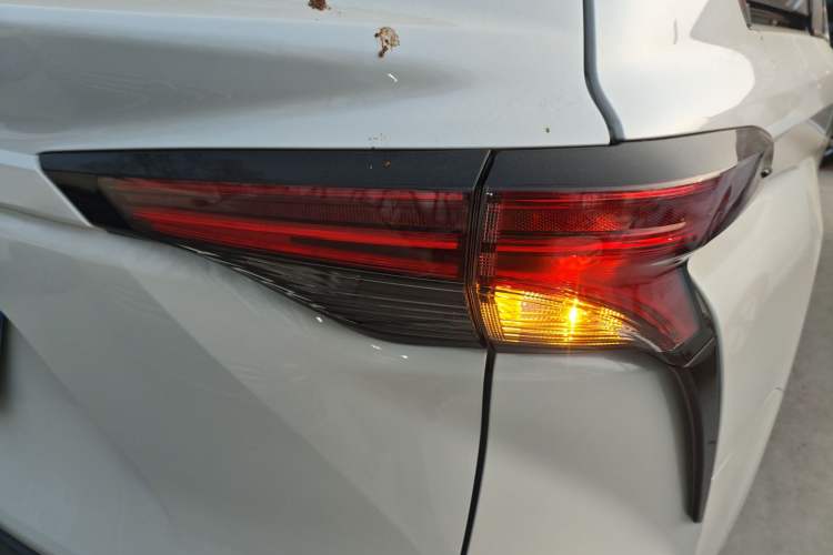 Used Toyota Granvia 2024 2.5L Hybrid Comfort Edition