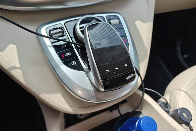 Used Mercedes-Benz V-Class 2018 V 260 L Prestige Extended Version China VI Gear Lever