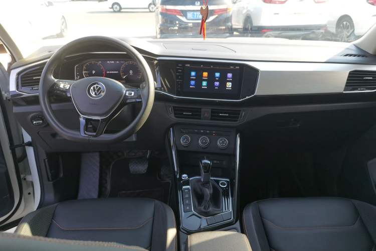 Used Volkswagen Tayron 2021 330TSI Two-Wheel Drive 30th Anniversary Edition Center Console