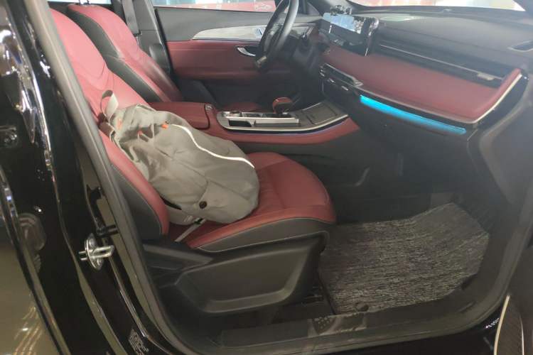 Used JETOUR X70 PLUS 2023 1.5T DCT Brave PLUS 5-Seater