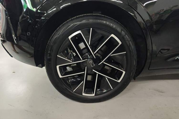 Used Avatr 11 2025 Year Updated Max Extended-Range Version