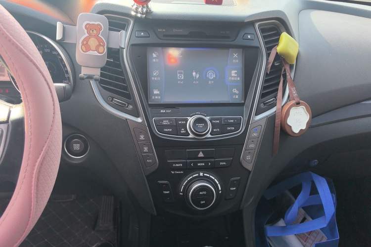 Used Hyundai Santa Fe 2013 2.4L Automatic 4x4 Prestige Edition