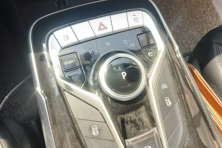 Used SAIC MAXUS G20 2021 Facelifted PLUS 2.0T Gasoline Automatic Luxury Edition