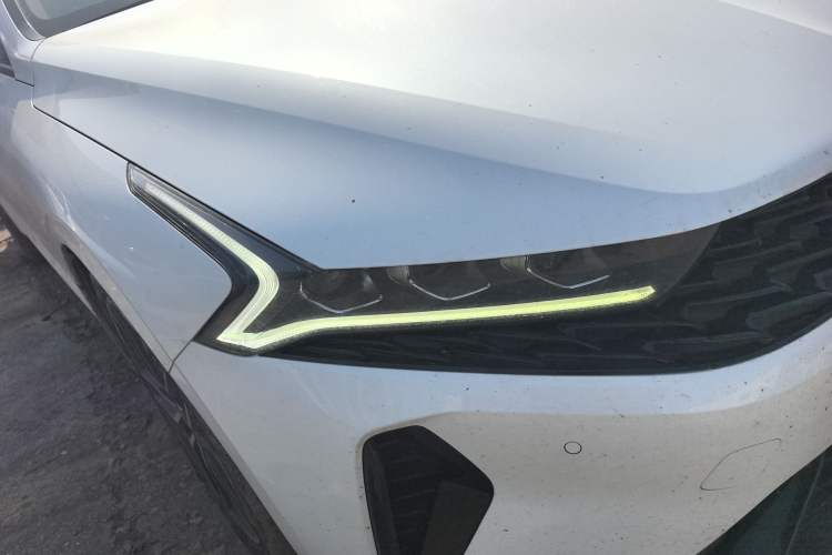 Used Kia K5 2021 380T GT-Line Refreshed Edition Right Front Headlight