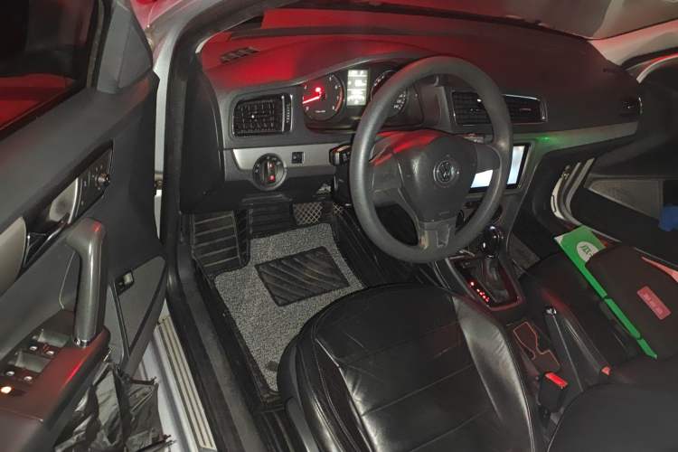 Used Volkswagen Lavida 2013 Restyled Classic 1.6L Automatic Comfort Edition Driver Seat