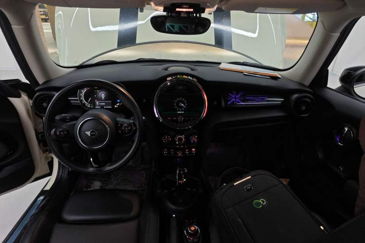 Used MINI MINI 2021 1.5T COOPER Classic Edition