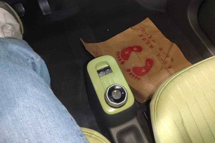 Used Geely Galaxy Panda 2023 Panda Mini 200km Dynamic Bear Gear Lever
