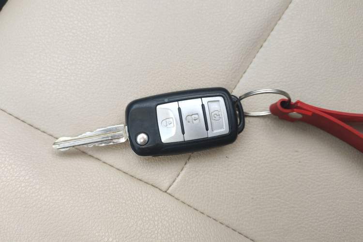 Used Dongfeng Fengon 370 2016 1.5L Manual Standard Edition SFG15-02 7 Seats