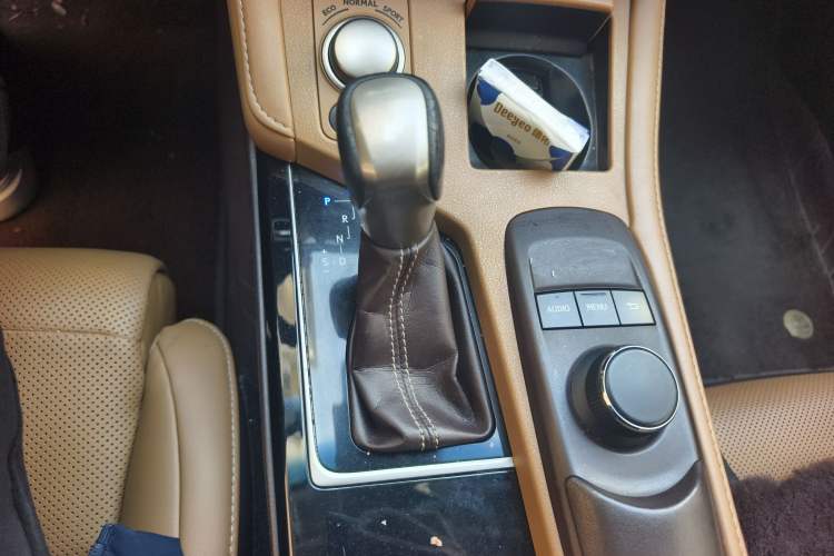 Used Lexus ES 2015 300h Comfort Edition