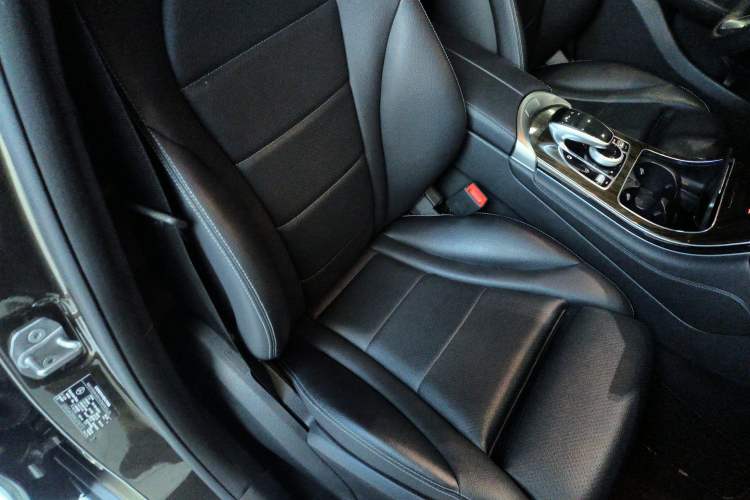 Used Mercedes-Benz GLC 2017 GLC 260 4MATIC Luxury Model