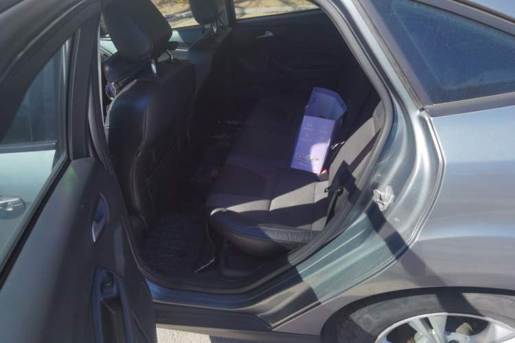 Used Ford Focus 2012 Sedan 1.6L Automatic Fashion Edition