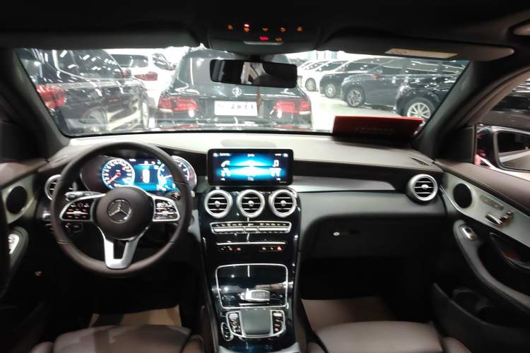 Used Mercedes-Benz GLC 2021 GLC 260 L 4MATIC Dynamic Edition
