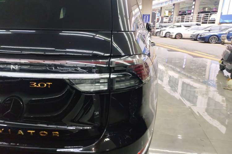 Used Lincoln Aviator 2024 3.0T V6 All-Wheel-Drive Elegance Edition Six Seats